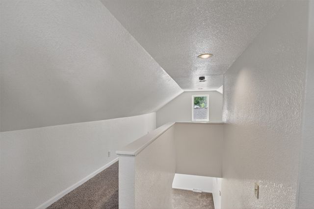 2010 E 25th Street, Des Moines, IA 50317