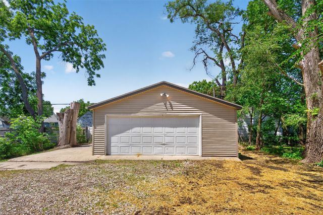2010 E 25th Street, Des Moines, IA 50317