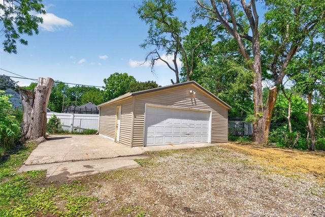 2010 E 25th Street, Des Moines, IA 50317