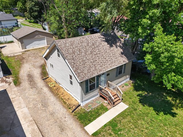 2010 E 25th Street, Des Moines, IA 50317