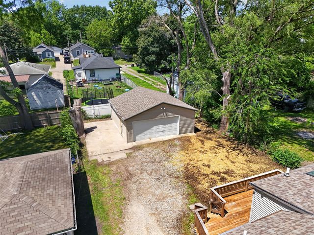 2010 E 25th Street, Des Moines, IA 50317