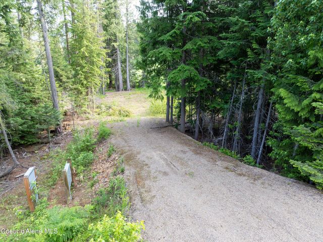 748 Fairway Dr, Priest Lake, ID 83856