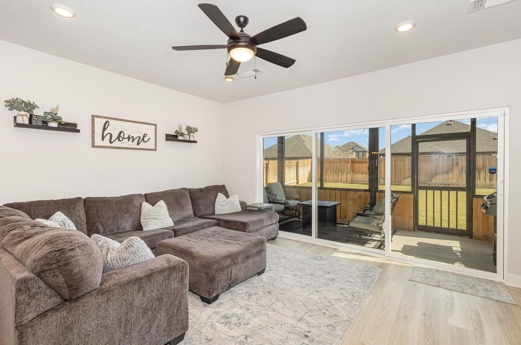 119 Nandina PATH, Bastrop, TX 78602