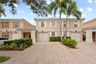 5453 Cove CIR # 103, Naples, FL 34119