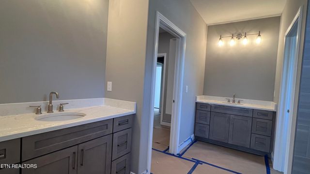 219 Bittersweet Lane, Lenoir City, TN 37771