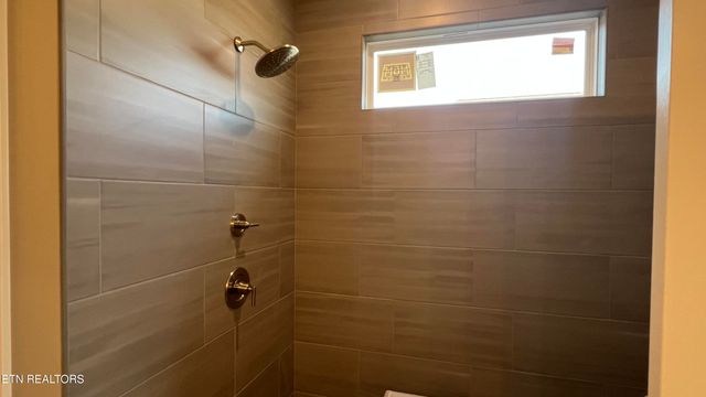 219 Bittersweet Lane, Lenoir City, TN 37771