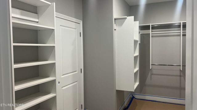 219 Bittersweet Lane, Lenoir City, TN 37771