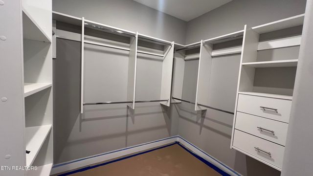 219 Bittersweet Lane, Lenoir City, TN 37771