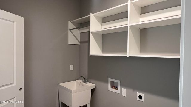 219 Bittersweet Lane, Lenoir City, TN 37771