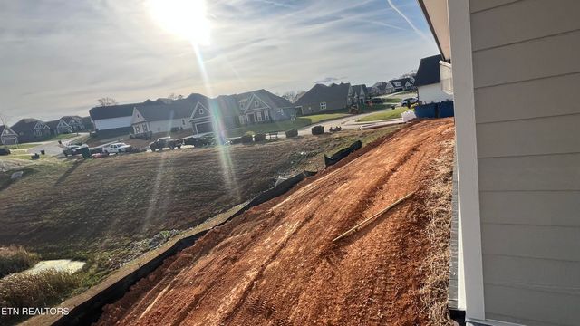 219 Bittersweet Lane, Lenoir City, TN 37771