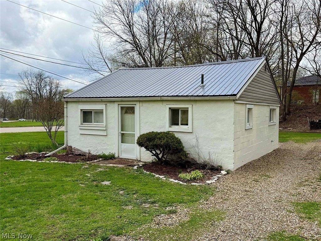 1610 Connecticut Avenue SE, Massillon, OH 44646