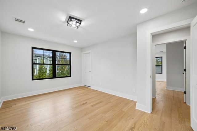 111 N Summit Ave, Chatham Boro, NJ 07928