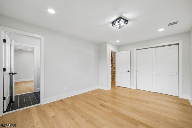 111 N Summit Ave, Chatham Boro, NJ 07928