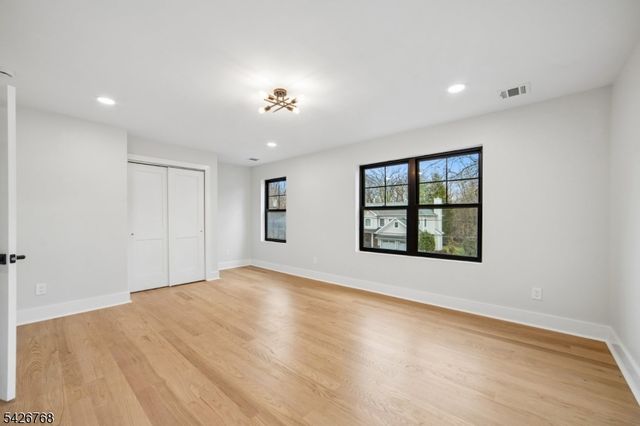 111 N Summit Ave, Chatham Boro, NJ 07928