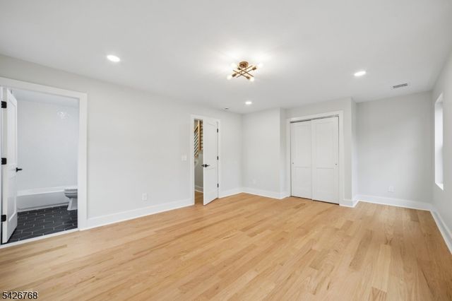 111 N Summit Ave, Chatham Boro, NJ 07928
