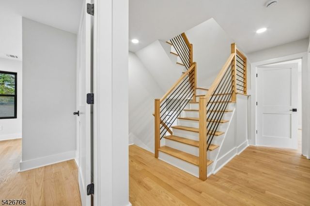 111 N Summit Ave, Chatham Boro, NJ 07928