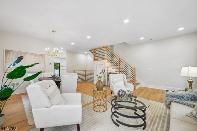 111 N Summit Ave, Chatham Boro, NJ 07928
