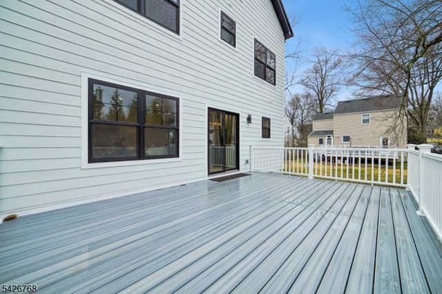 111 N Summit Ave, Chatham Boro, NJ 07928