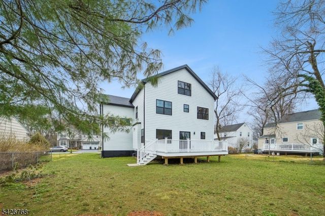 111 N Summit Ave, Chatham Boro, NJ 07928