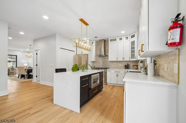 111 N Summit Ave, Chatham Boro, NJ 07928