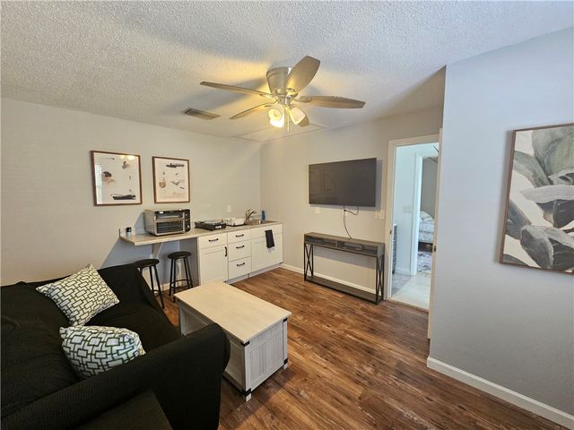 2100 Vero Beach Avenue, Vero Beach, FL 32960