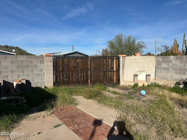 8706 E Main Street, Mesa, AZ 85207