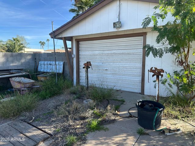 8706 E Main Street, Mesa, AZ 85207