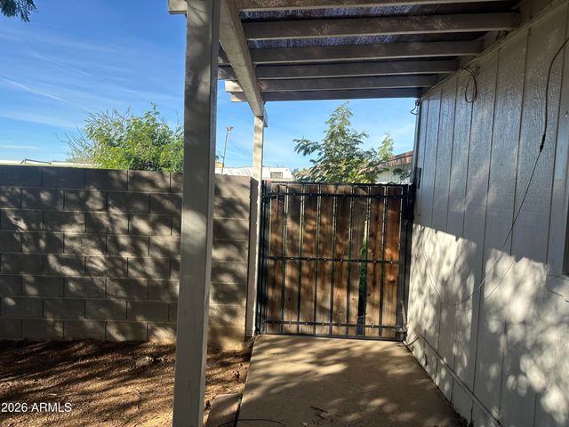 8706 E Main Street, Mesa, AZ 85207
