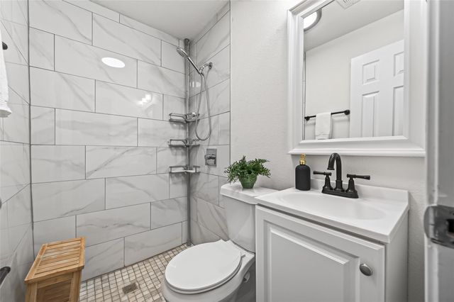 708 W Clay Street, Houston, TX 77019