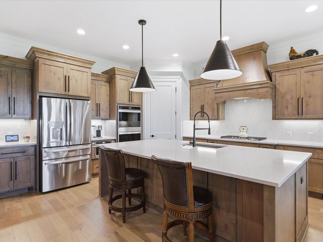 317 Kenyon Court, Granbury, TX 76049