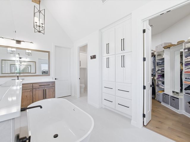 317 Kenyon Court, Granbury, TX 76049