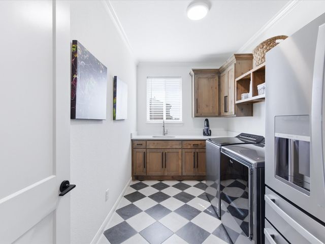 317 Kenyon Court, Granbury, TX 76049