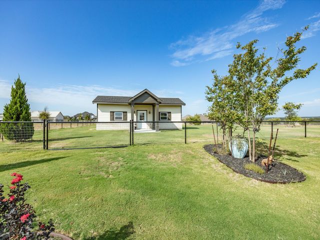 317 Kenyon Court, Granbury, TX 76049