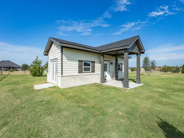317 Kenyon Court, Granbury, TX 76049