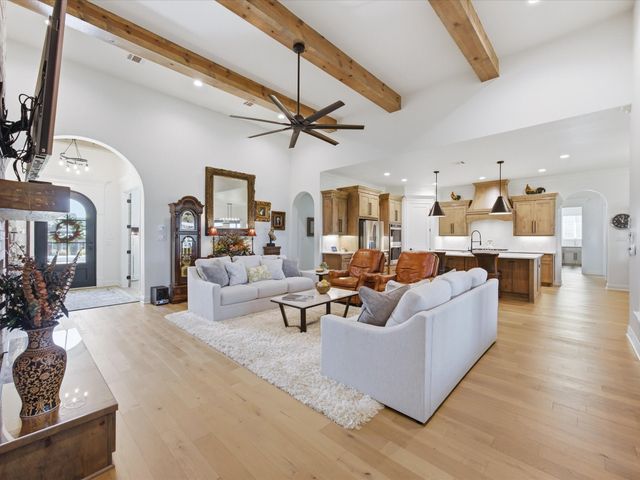 317 Kenyon Court, Granbury, TX 76049