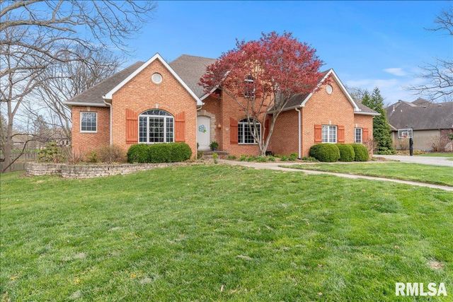 44 WOODLAND Trail, Rochester, IL 62563