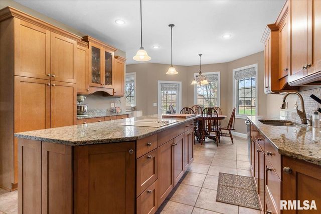 44 WOODLAND Trail, Rochester, IL 62563