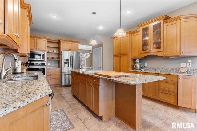 44 WOODLAND Trail, Rochester, IL 62563