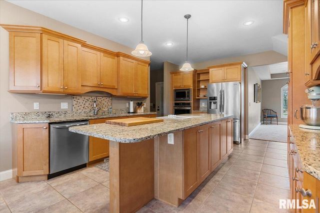 44 WOODLAND Trail, Rochester, IL 62563