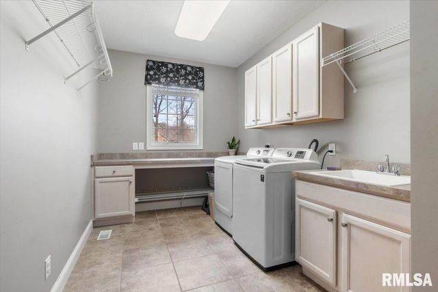 44 WOODLAND Trail, Rochester, IL 62563