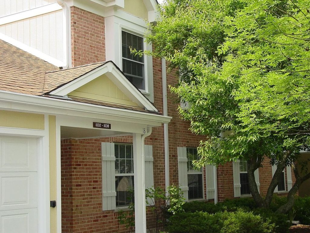 1036 Auburn Lane, Buffalo Grove, IL 60089