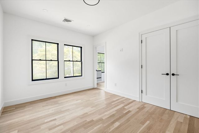 18 Rockland Street, Wellesley, MA 02481