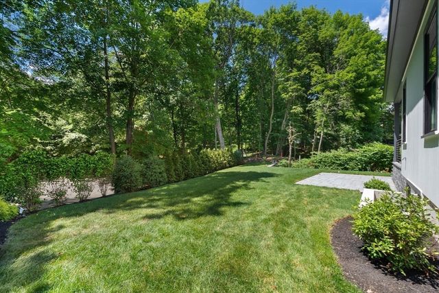 18 Rockland Street, Wellesley, MA 02481