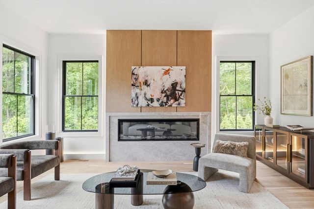 18 Rockland Street, Wellesley, MA 02481