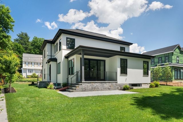 18 Rockland Street, Wellesley, MA 02481