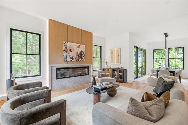18 Rockland Street, Wellesley, MA 02481