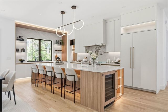 18 Rockland Street, Wellesley, MA 02481