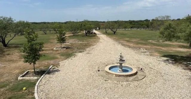 6051 County Road 1030 B, Rice, TX 75155