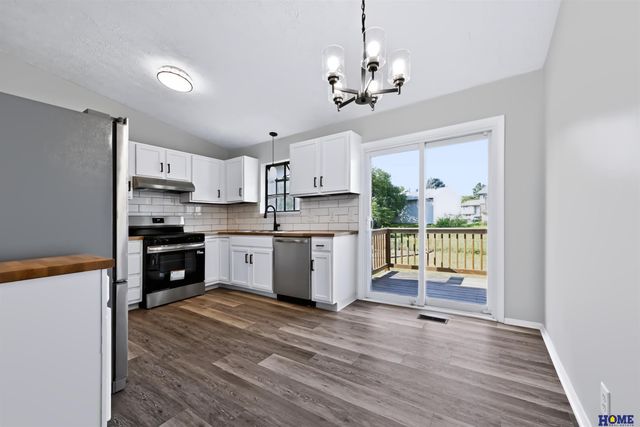 430 Laramie Trail, Lincoln, NE 68521