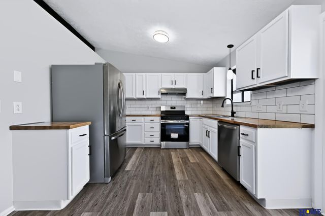 430 Laramie Trail, Lincoln, NE 68521